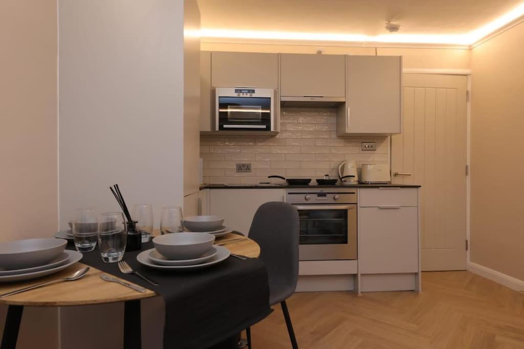 Riverside Serviced Apartments Лондон Экстерьер фото