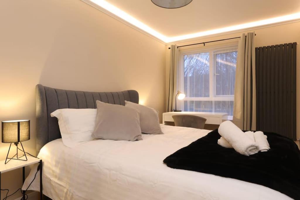 Riverside Serviced Apartments Лондон Экстерьер фото
